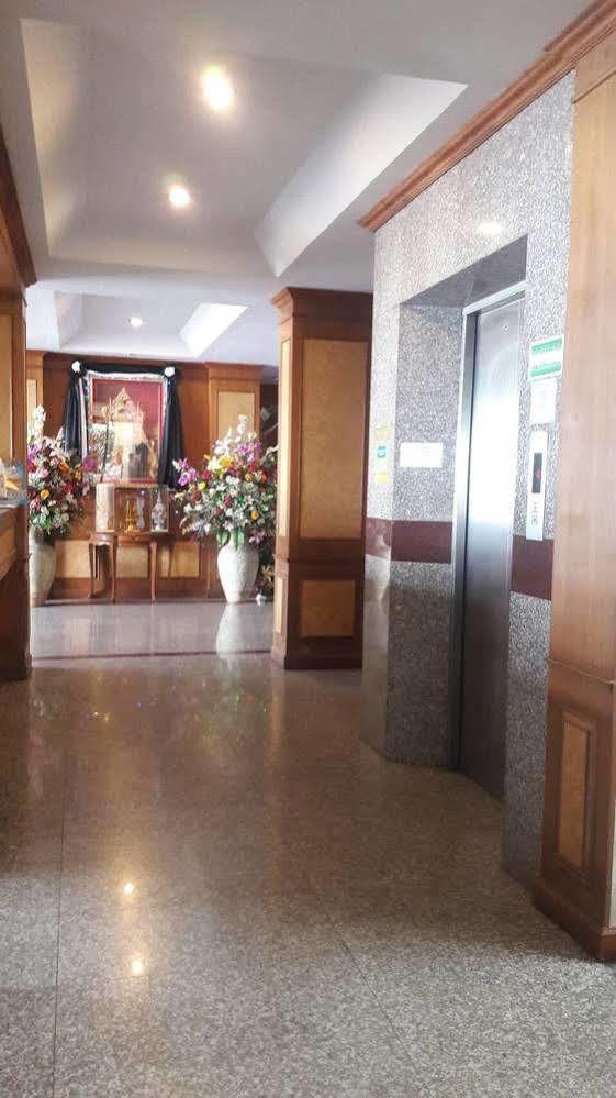 Veerasuda Condotel Ratchaburi Buitenkant foto