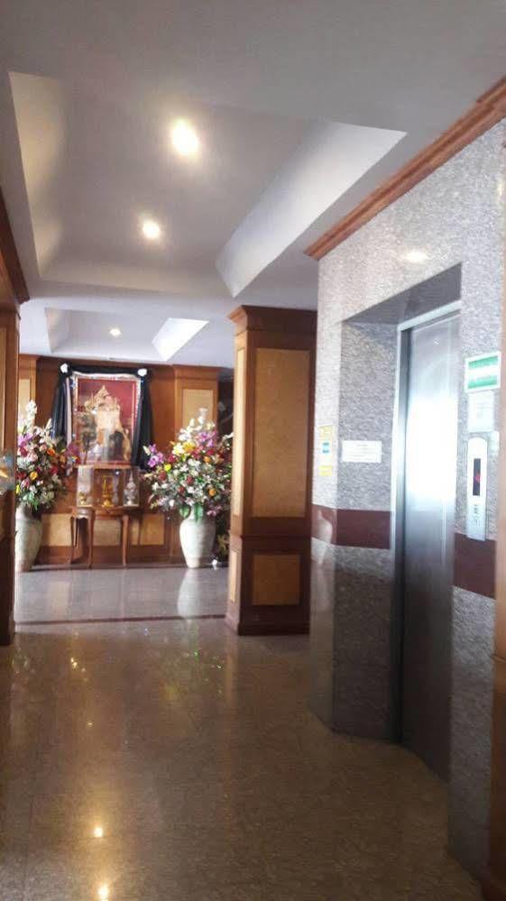 Veerasuda Condotel Ratchaburi Buitenkant foto